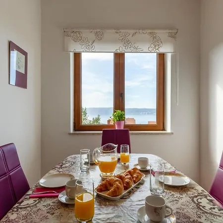 Apartment In With Wifi Novi Vinodolski